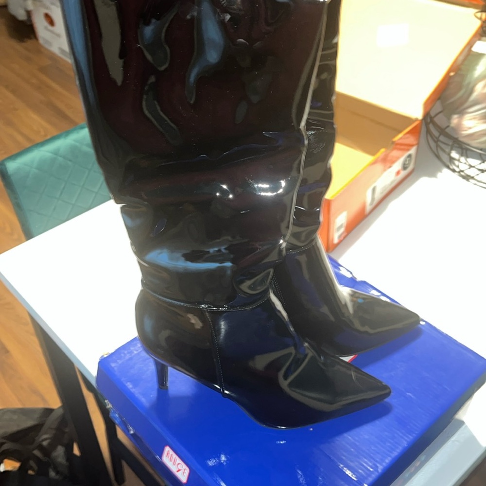 Rouge black boots
